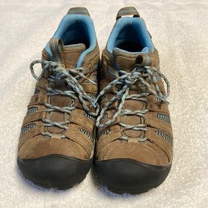 Keen Voyageur Hiking shoes. Size 8 brown and blue.